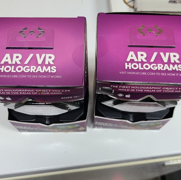 Merge Cube VR/AV  Ages 10+ Learning Aid - Picture 4 of 6
